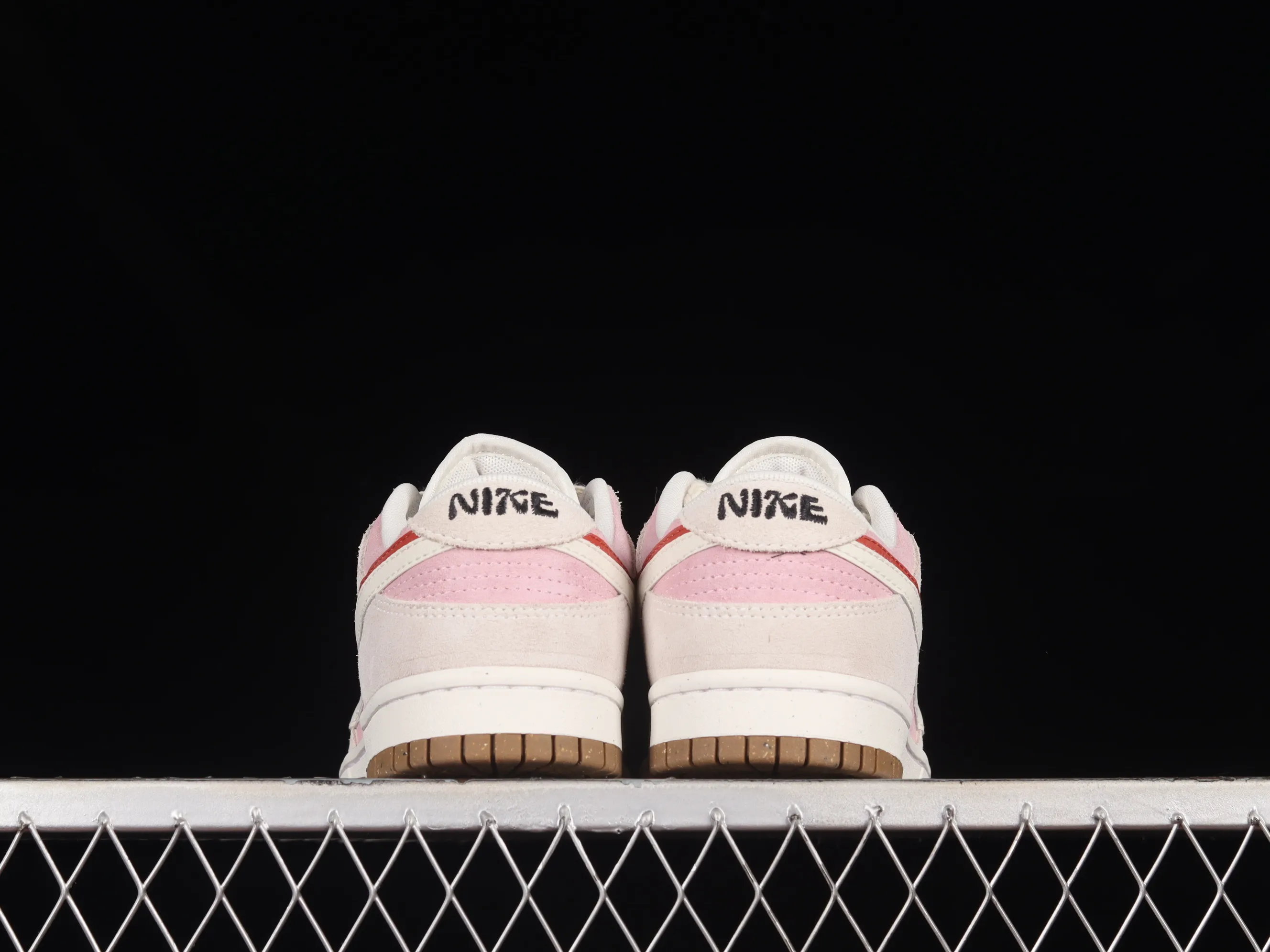 All categories Nk SB Dunk series Nk SB Dunk Low low-top sneakers Nk SB Dunk Low "85" red and white double hook SB low-top sports and leisure sneakers DO9457-100